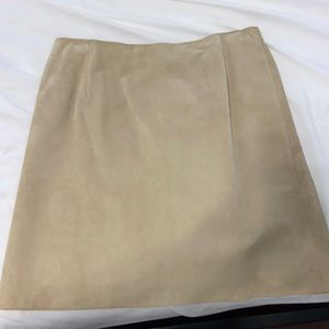 Fully lined tan, suede mini skirt. Size 10p.